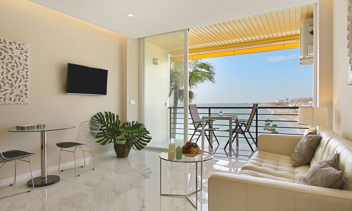 Carihuela Apartment | Santa Clara Castle. Seafront. South-West. Fiber Wifi. Satellite TV.
