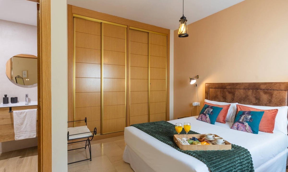 Cruz de Humilladero Apartment | Savanna Center Apartment Living4malaga
