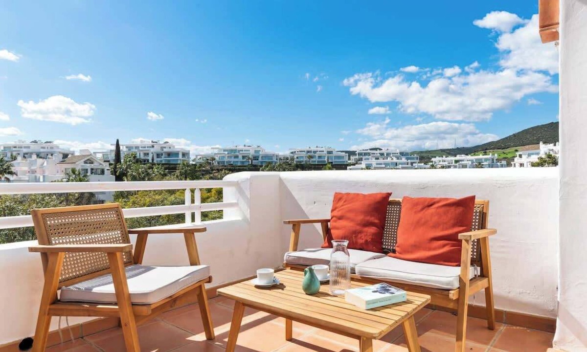 Casares Apartment | Scenic apartment in Alcazaba Lagoon with pools