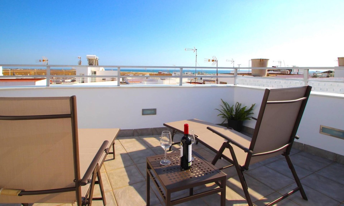 Conil de la Frontera City Center House | Sea Views from private terrace, near old town of Conil, aircondition, WiFi internet - Casa Las Manuelas -