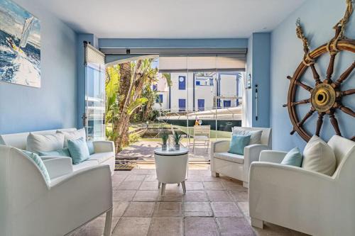Sotogrande Apartment | Seaside Azure Oasis II, Paseo del Mar 2BR+Parking