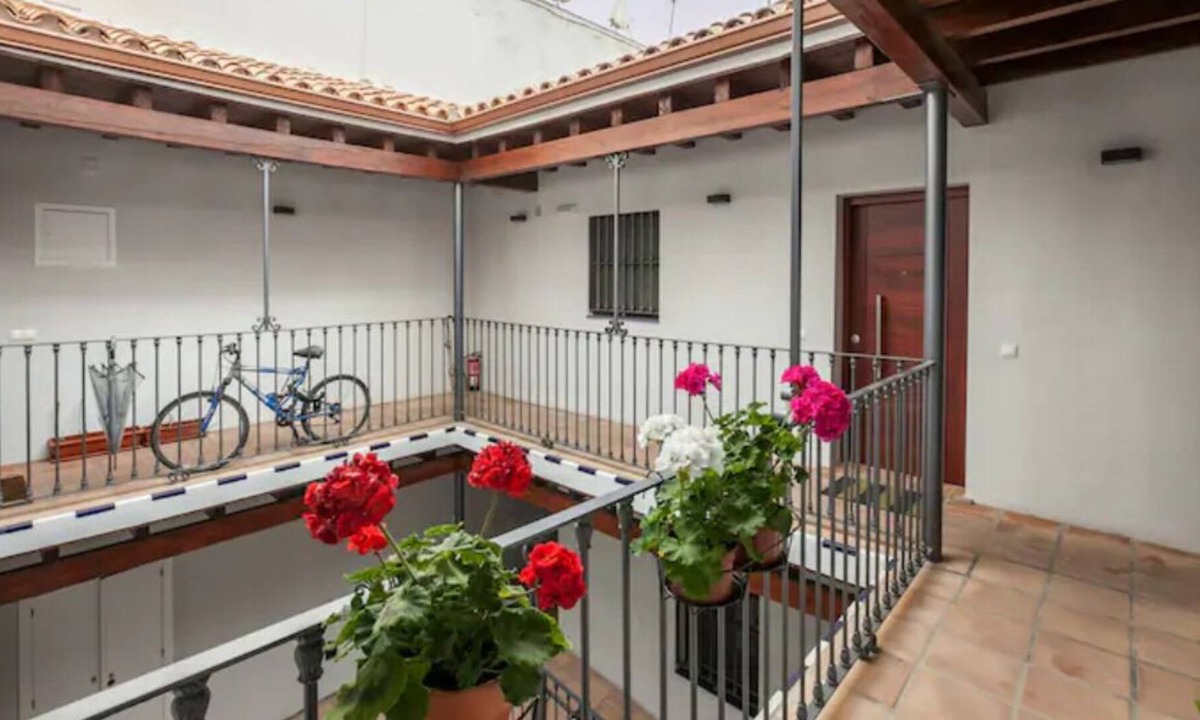 San Julian Apartment | Sevilla center next to the church of San Luis