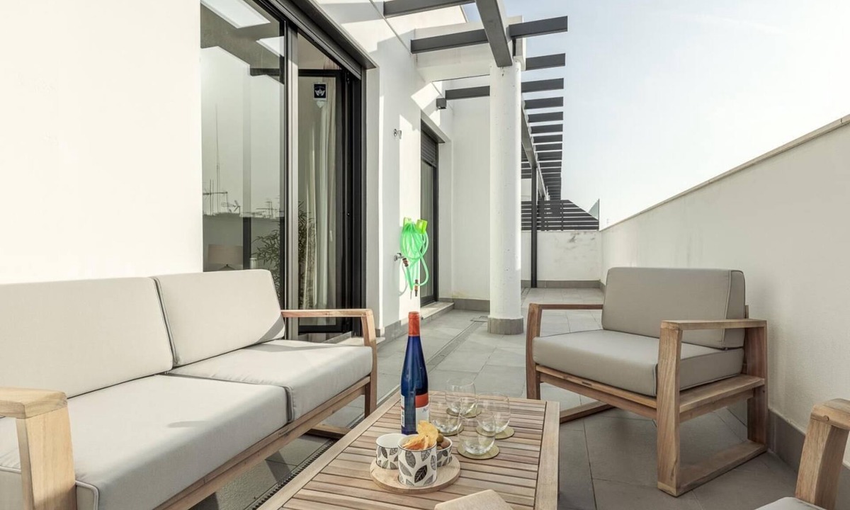 Triana Apartment | Sevilla Luxury Penthouse in Triana -terrace, communal pool and private parking