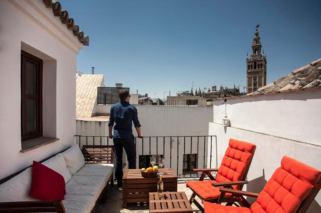 Santa Cruz Apartment | SevilleBnB Group- Angeles House, private terrace with Cathedral Views