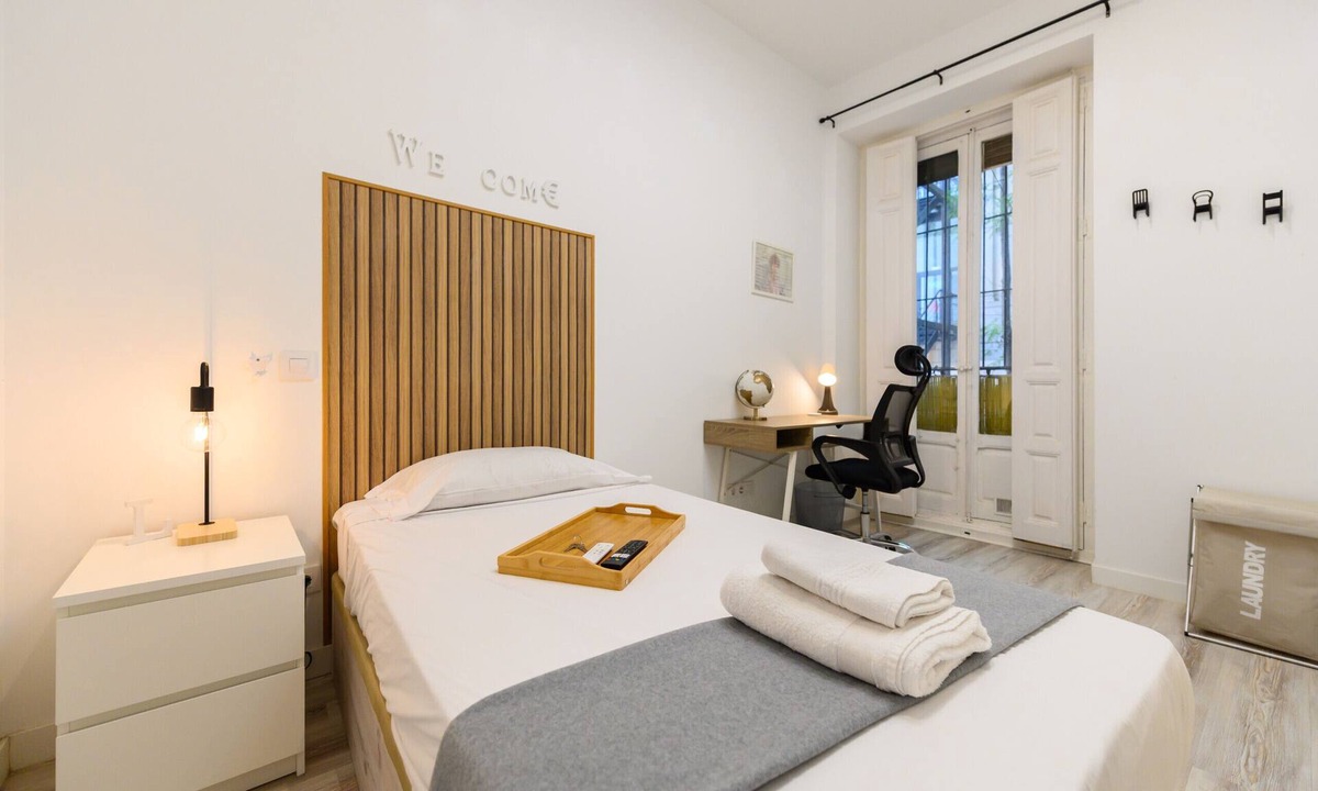 Centro Bed & Breakfast | Shanghai: room with comfort and shared areas Gran Vía-Madrid