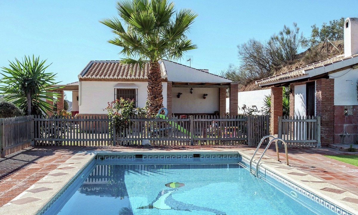 Antequera Cottage | Spacious Cottage with Pool