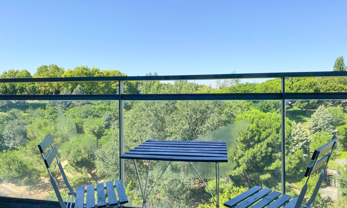Legazpi Apartment | Spacious and bright three-bedroom apartment a few steps from the Madrid Planetarium