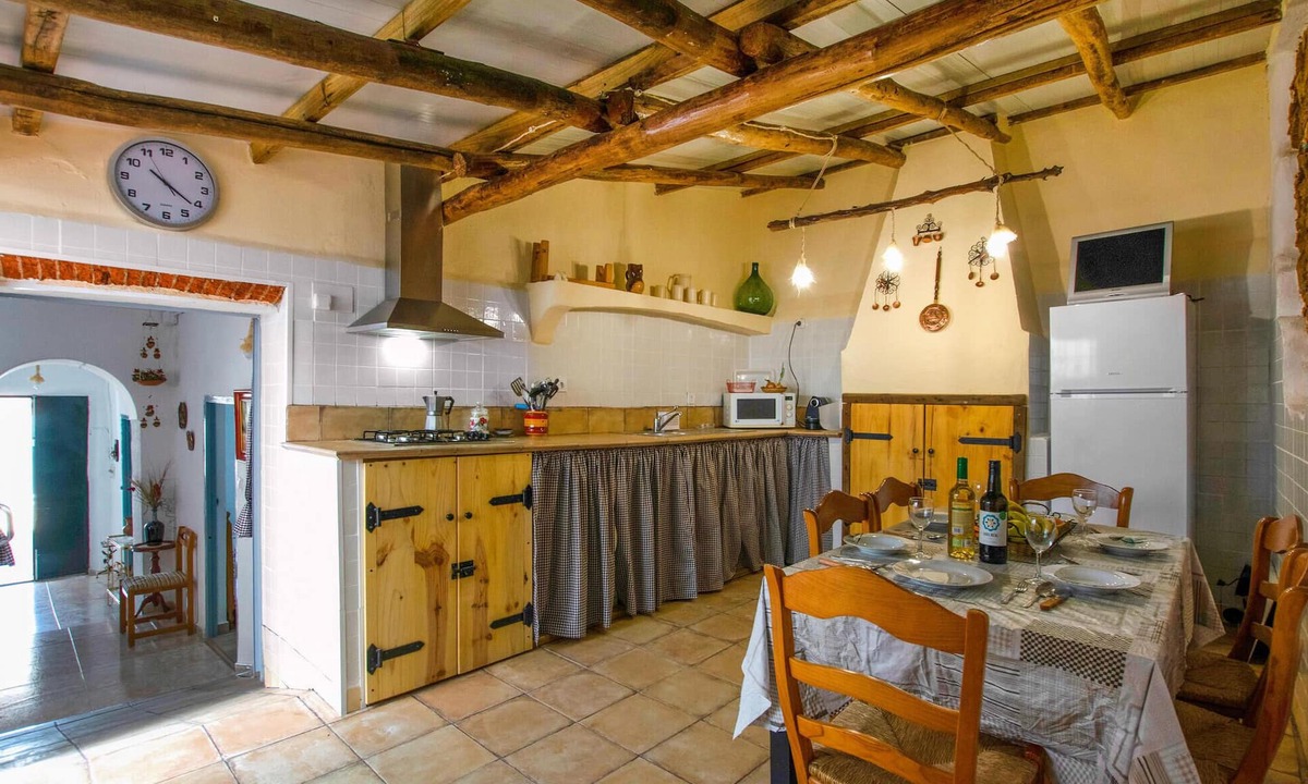 Guadalcanal Apartment | Spacious and charming vacation apartment.