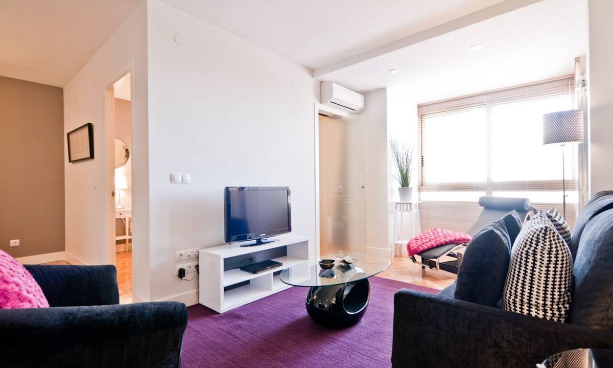 Malasana Apartment | Spacious Apartment in Argüelles, Madrid