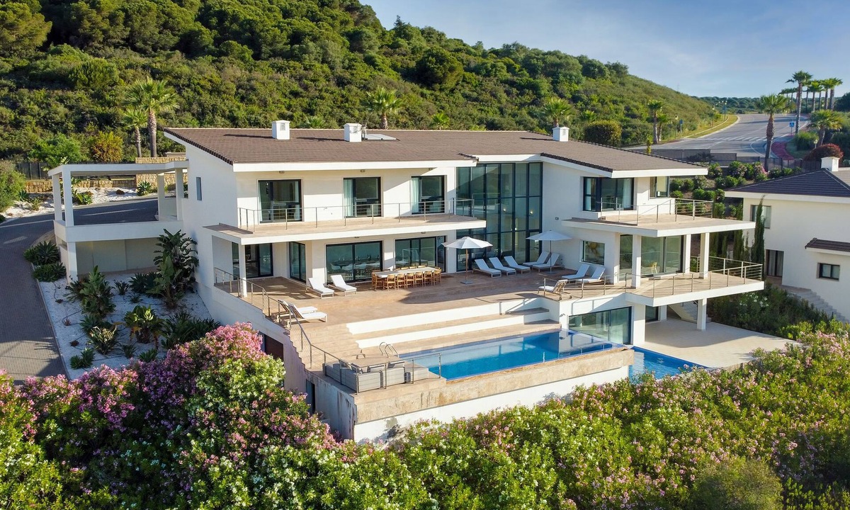San Roque Villa | Spectacular luxurious villa with panoramic views