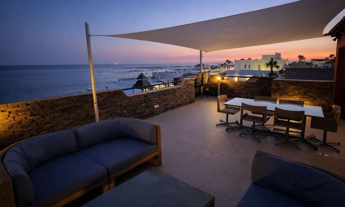 Rota Apartment | Spectacular Penthouse, authentic 1st line beach, 70 m2 terrace