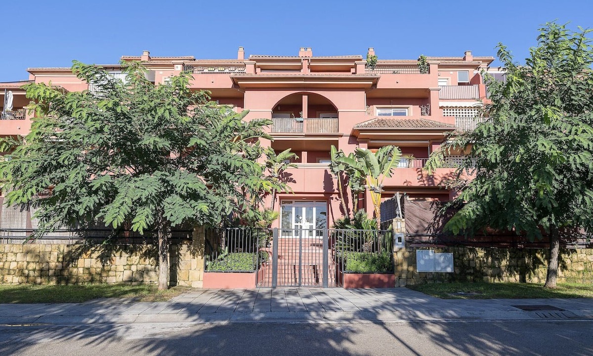 Pueblo Nuevo Apartment | Spikes - Apartment In Sotogrande. Free Wifi