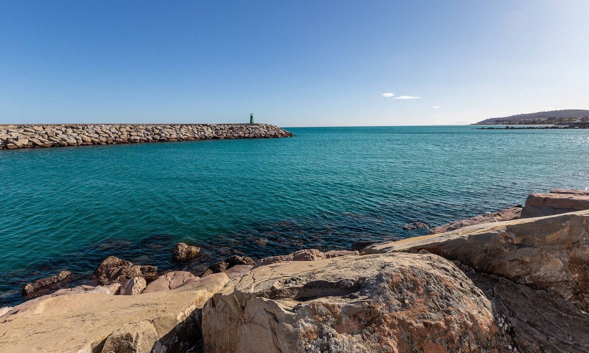 Castillo de Sabinillas Apartment | Studio Delfin Duquesa with sea views