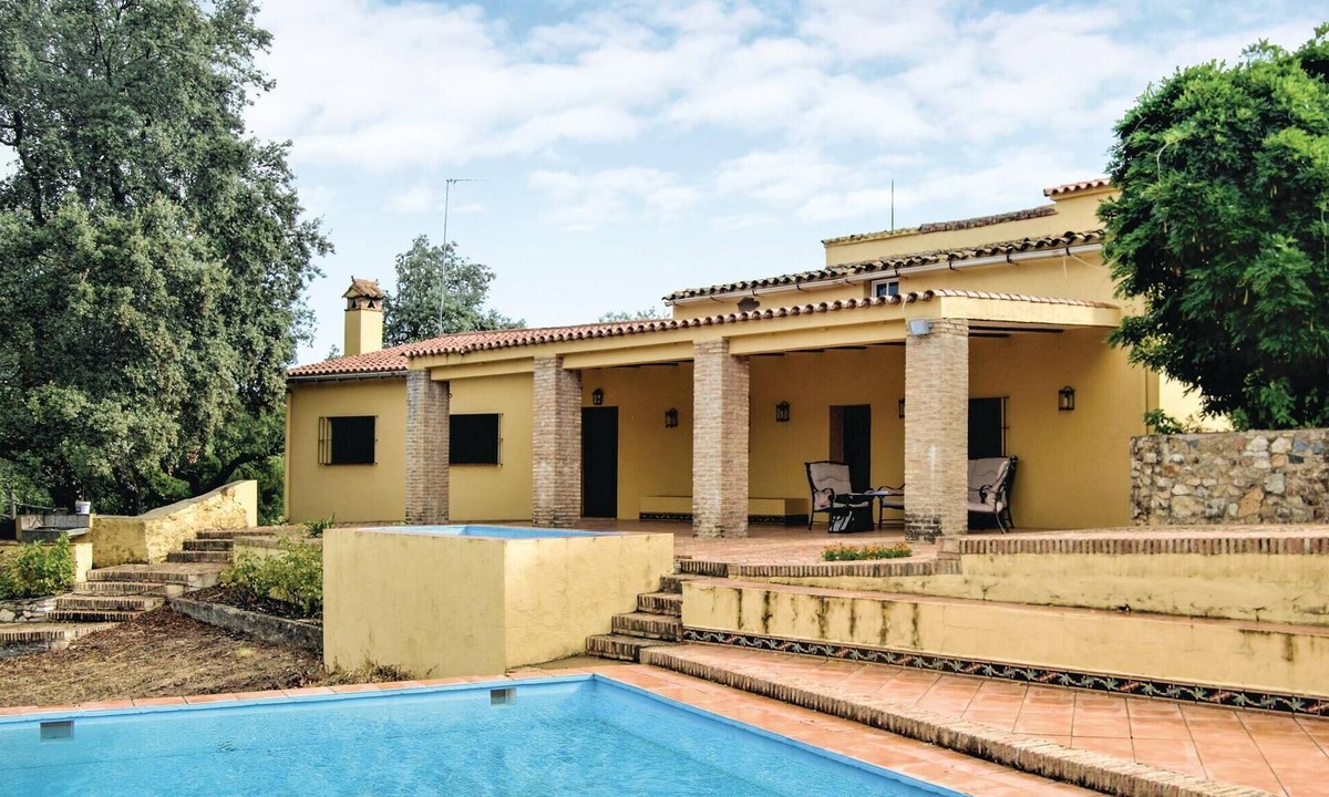 Calabazares House | Stunning home in Cortegana