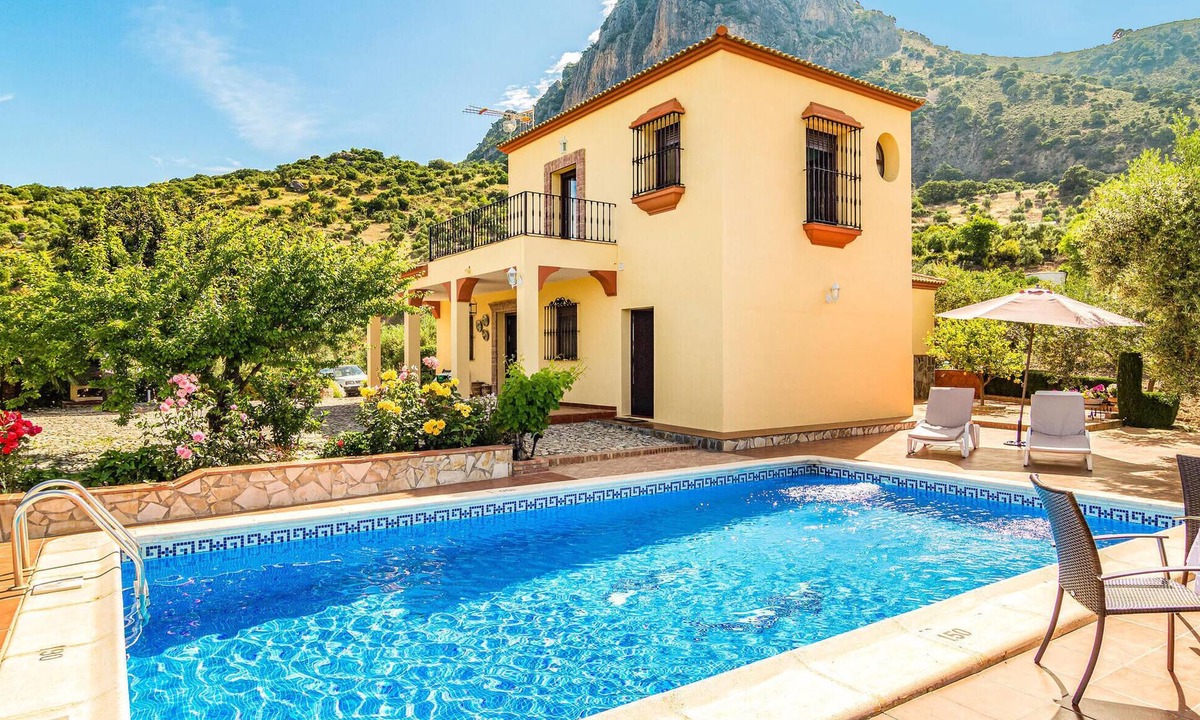 El Gastor House | Stunning home in El Gastor