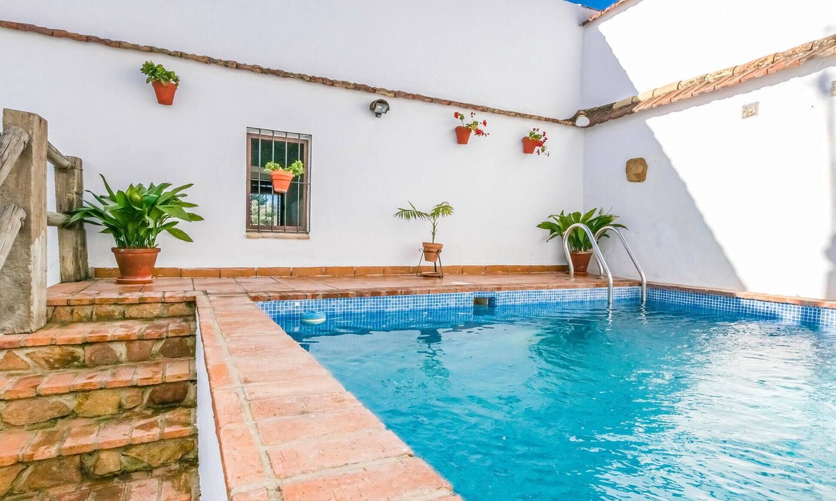 Hornachuelos House | Stunning home in Hornachuelos