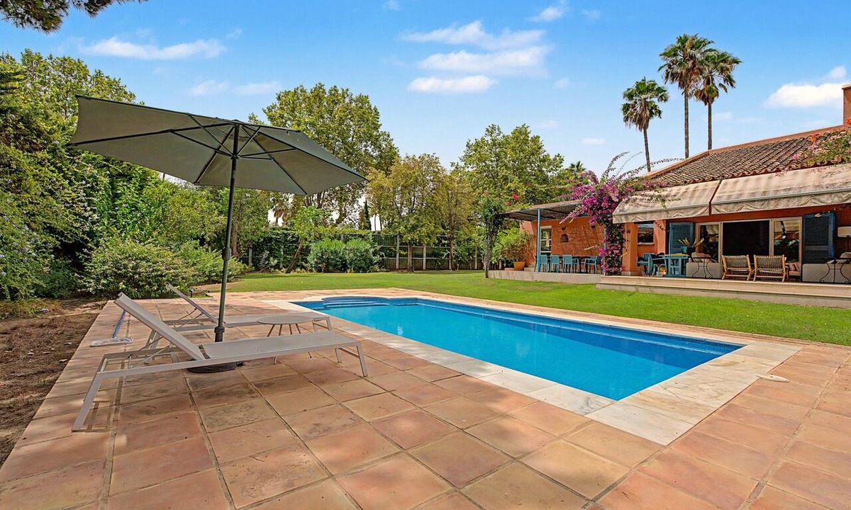 Sotogrande Villa | Stunning private villa in Sotogrande (Zone C) with garden, private pool, and Wi-Fi