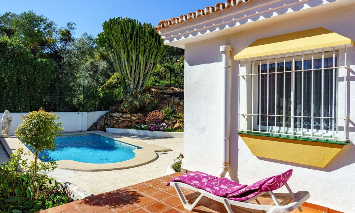 Monda House | Stunning private villa for 4 guests with private pool, WIFI and terrace