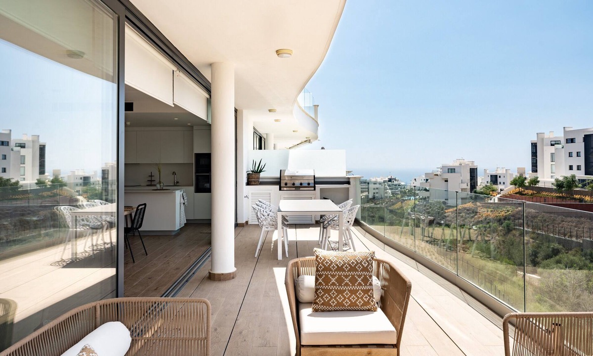 Fuengirola Apartment | Stunning Sea View Apartment in Higueron West