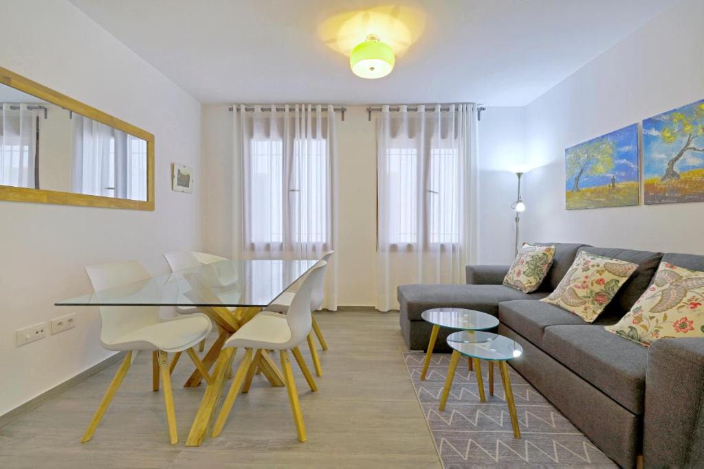 La Trinidad-San Juan y Todos los Santos Apartment | Tejón y Marín, nuevo apartamento en casco antiguo