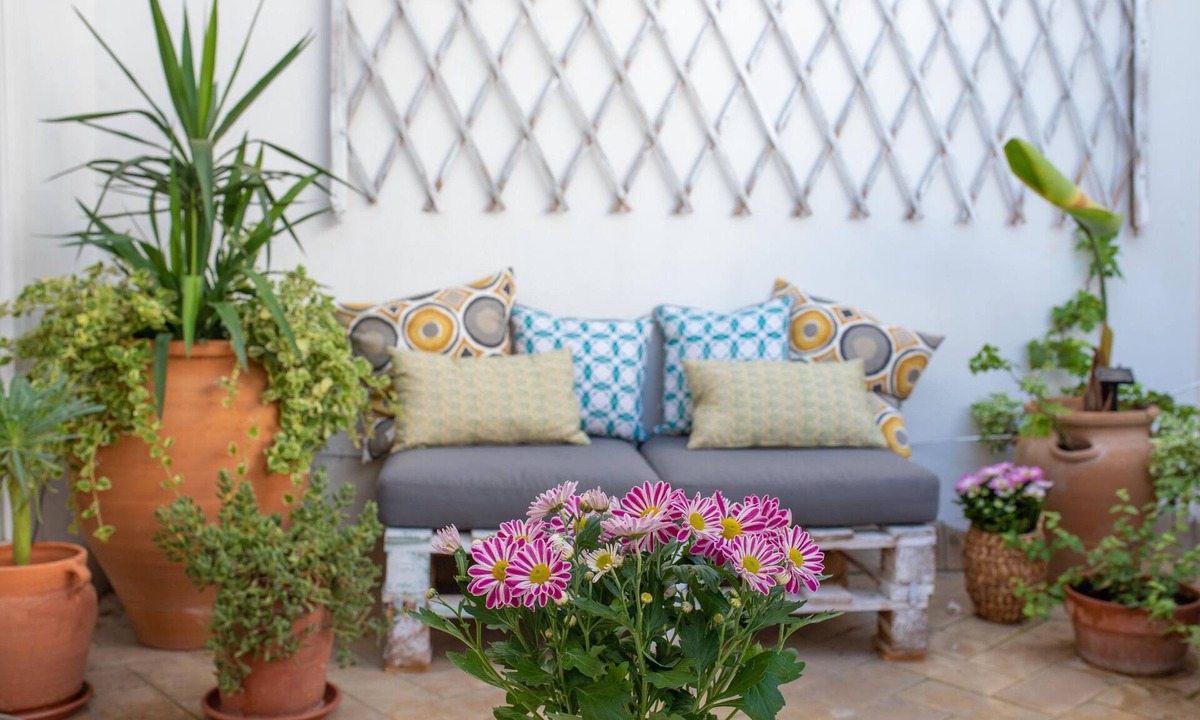 Feria Apartment | TERRACE! Awesome 2BR/2Bath Duplex in the Center near PARASOL!