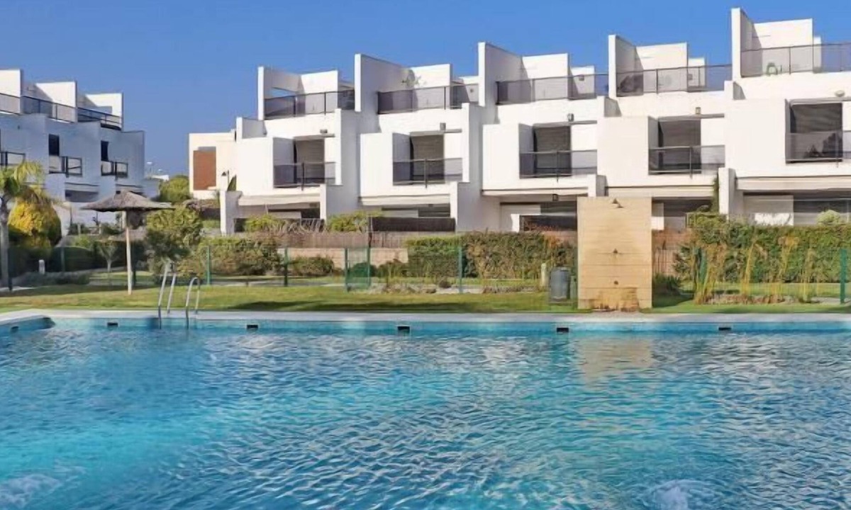 Conil de la Frontera House | Terraced house in complex with pool