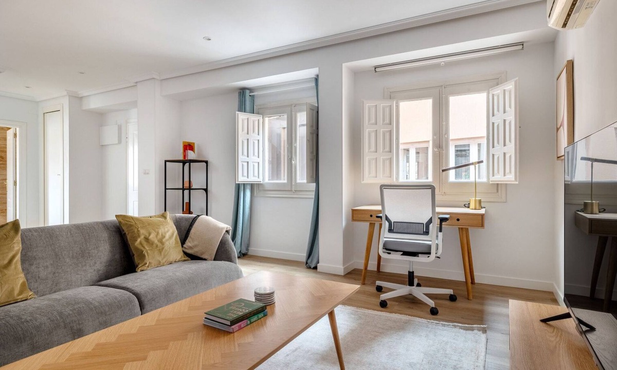 Chueca Apartment | Terrific Chueca/Justicia 2BR w/Doorman, nr Landmarks, by Blueground