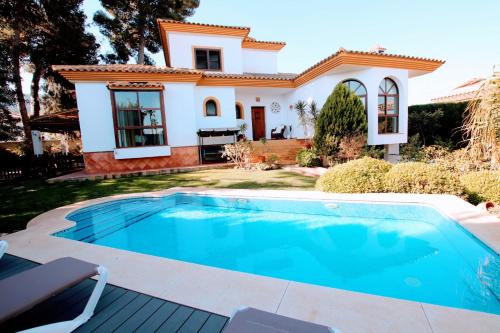 Alhaurin de la Torre Villa | TESS Villa Rio Nilo