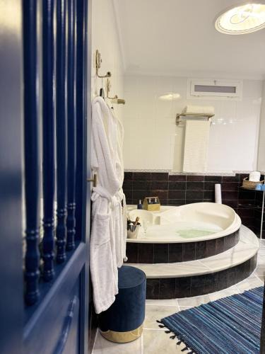 Las Lagunas House | The Blue Suite