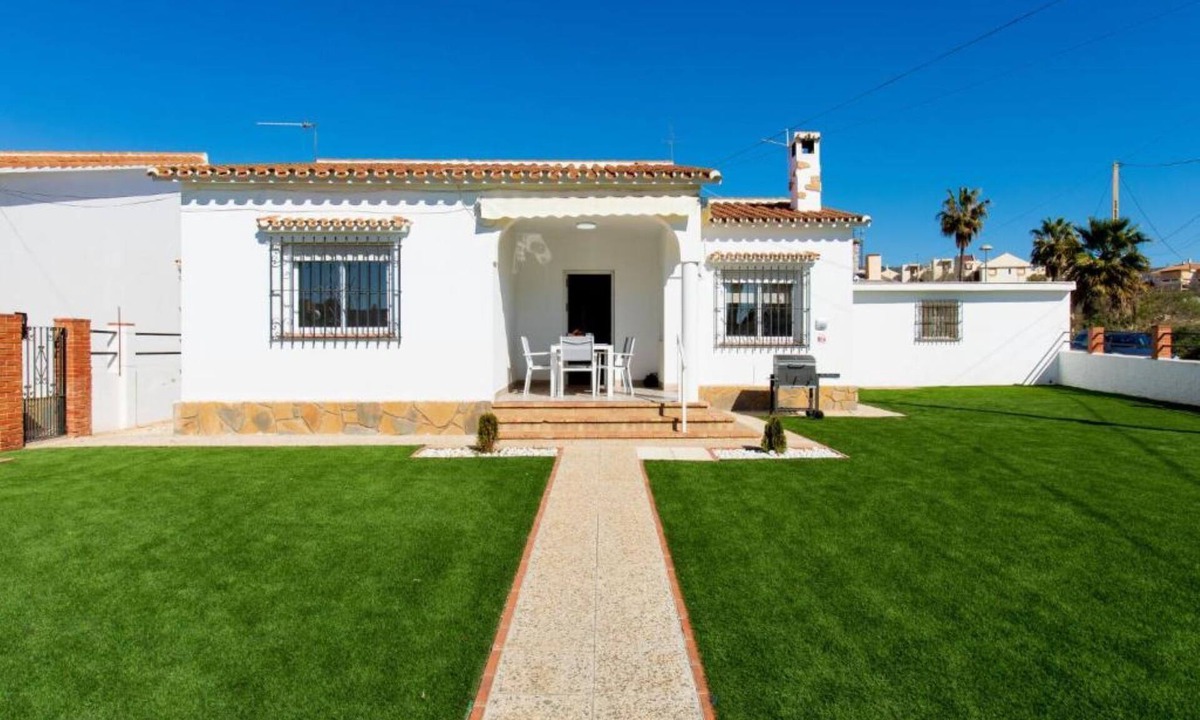 Torre de Benagalbon Villa | THE HOUSE OF YOUR DREAMS: Beach, tennis, playground, l. garden, all within sight