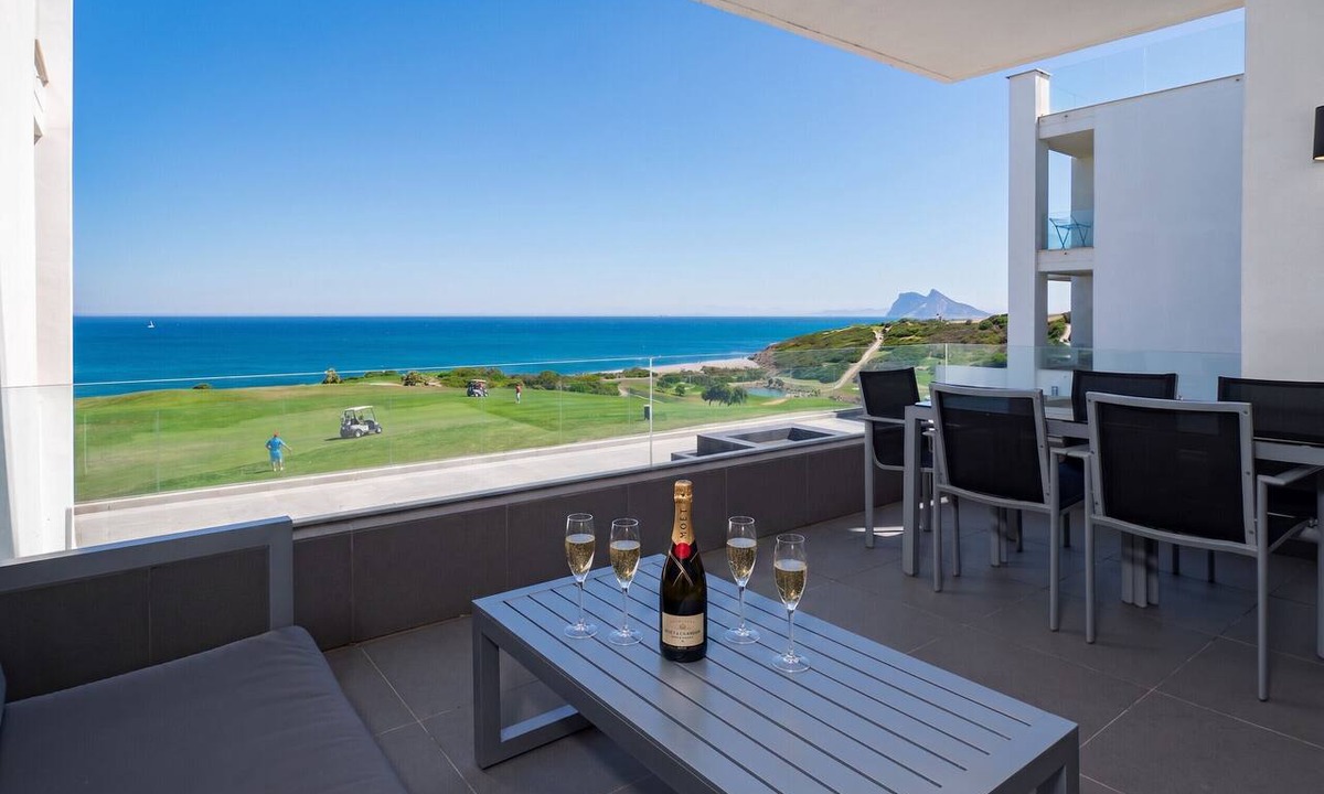 San Roque Apartment | The Links I 2226 Golf & Sea views