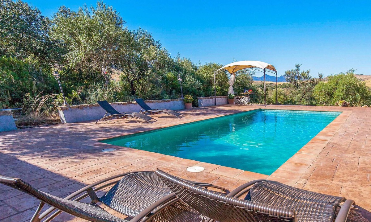 Algodonales House | This beautiful, rustic vacation home is ideal for those who want to spend their well-deserved vacati
