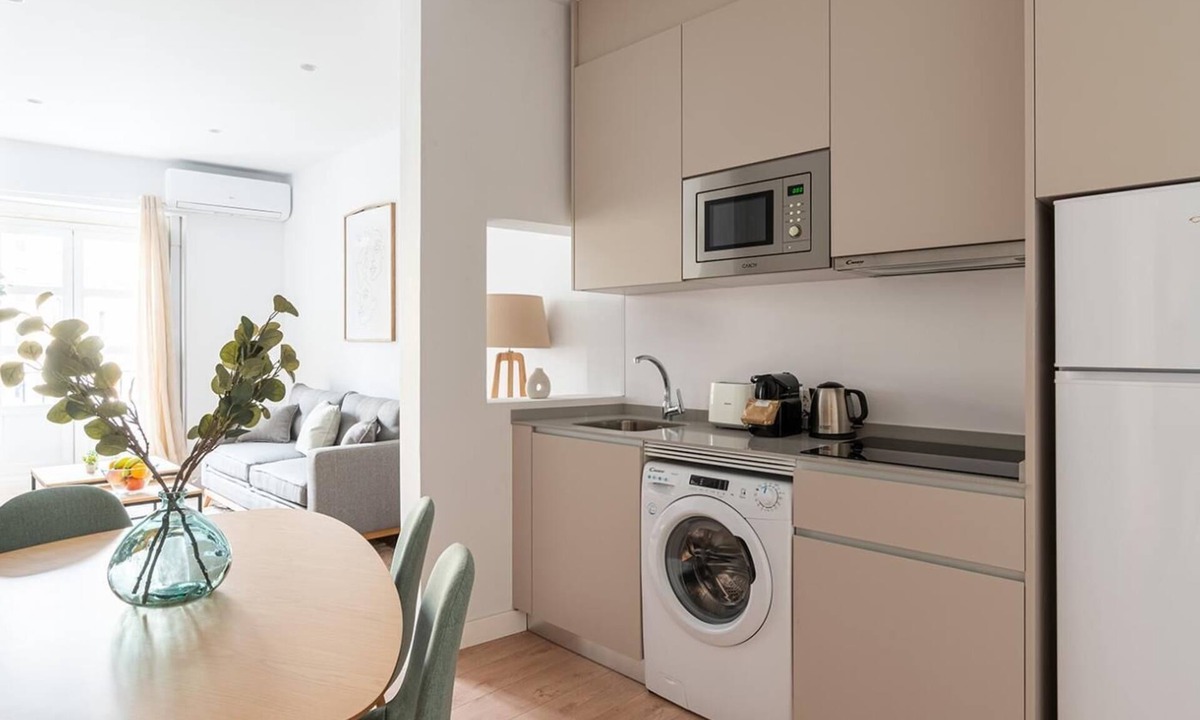 Embajadores Apartment | Tirso de Molina - 1 Bedroom with sofa bed