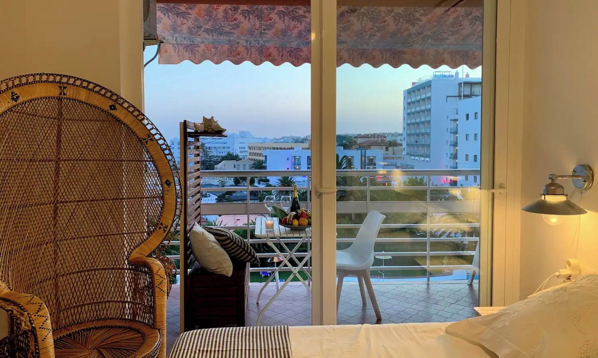 Costa del Sol Apartment | Torre de la Roca. Apartamento Entero con Vistas al mar