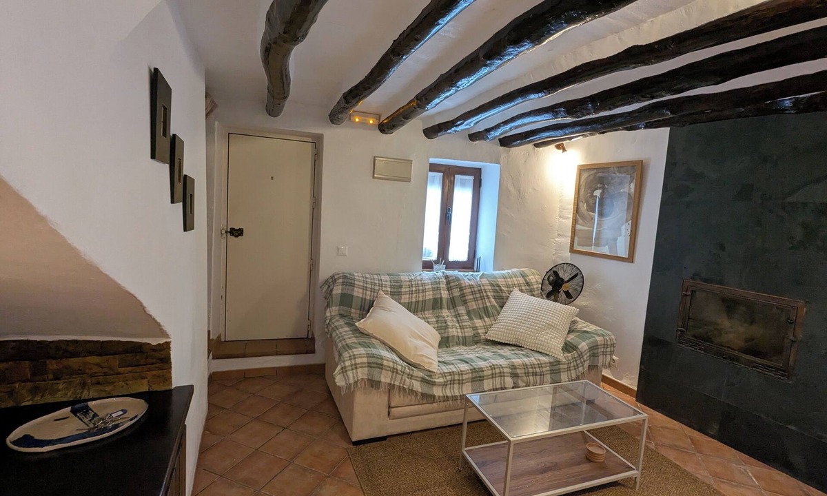 Villanueva del Rosario House | Townhouse with large terrace and mountain views in Málaga village