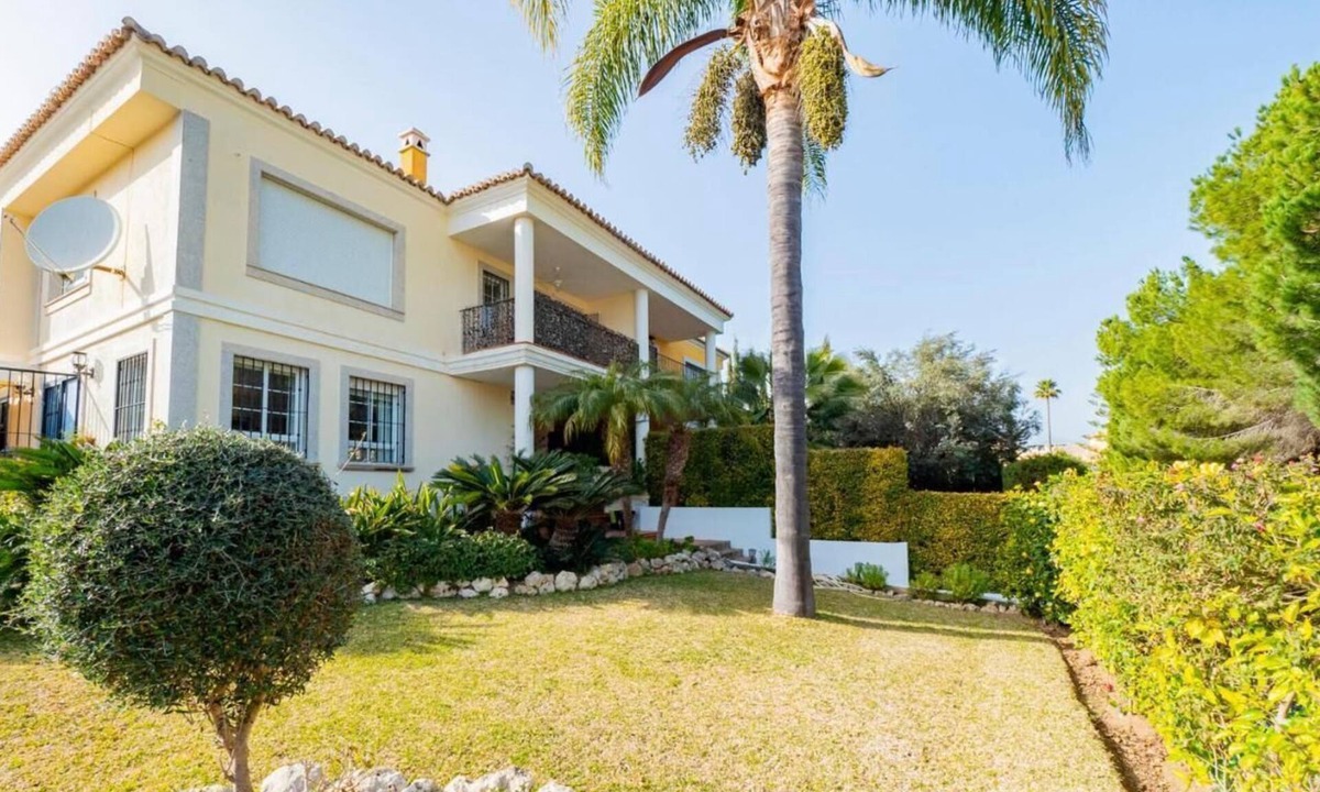 Guadalmina House | Townhouse in Marbella with garden and terrace