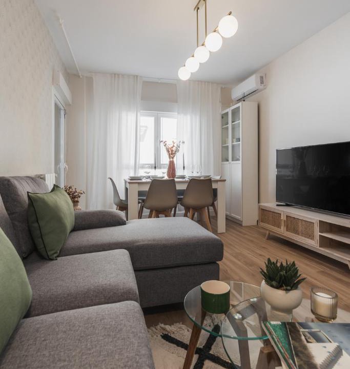 Centro - Sagrario Apartment | tuGuest Duquesa Apartment