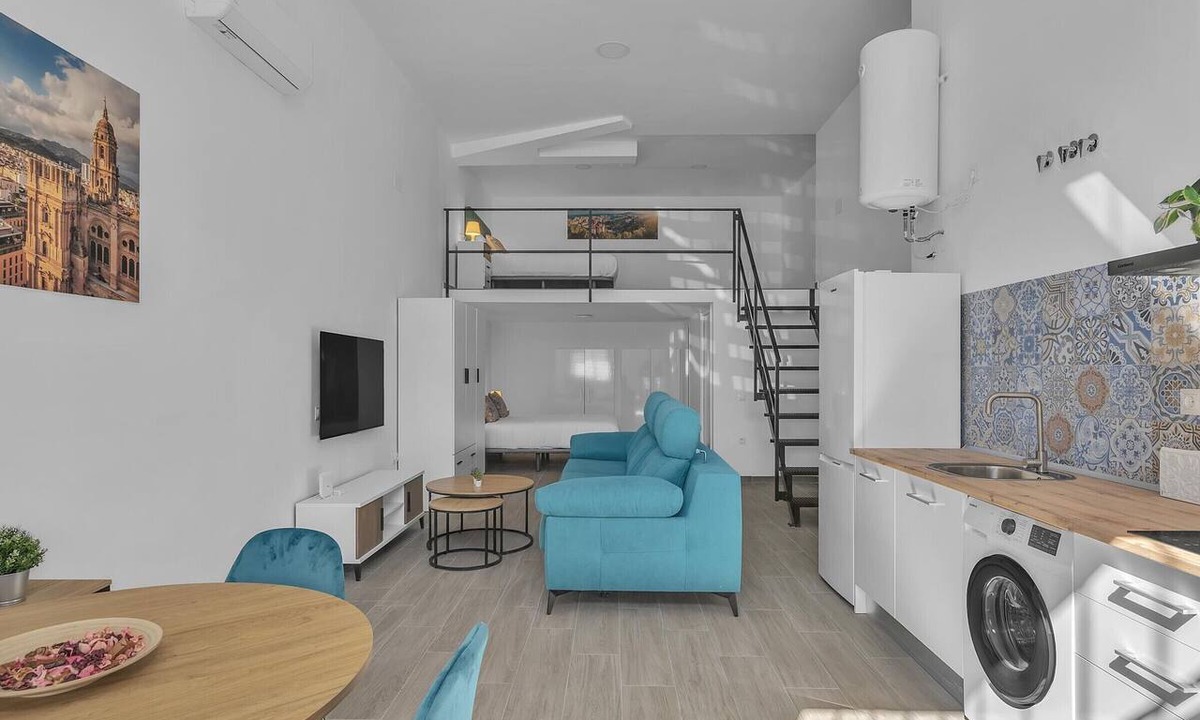 Bailen-Miraflores Apartment | Urban Comfort in Málaga