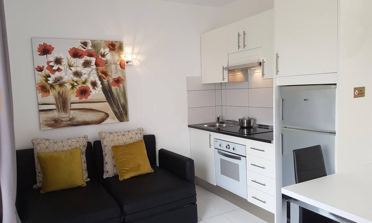 Costa Adeje Apartment | Vacation Apartment 'En Mareverde Resort' with Sea View, Wi-Fi and Air Conditioning