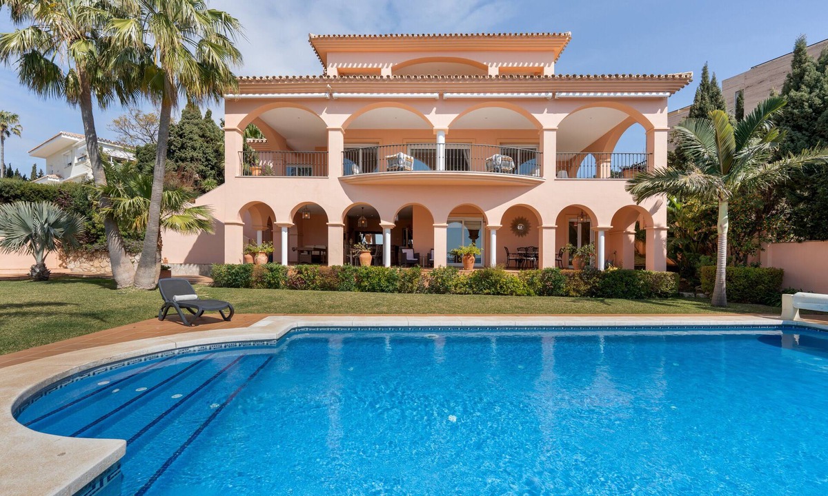 Torrequebrada Villa | Villa 'Beachside with Great Sea View' with Sea View, Wi-Fi and Air Conditioning