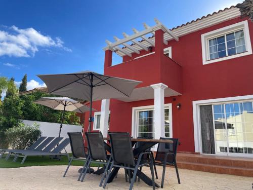 Caserio Los Tarquinos Villa | Villa Bonita, with a private pool