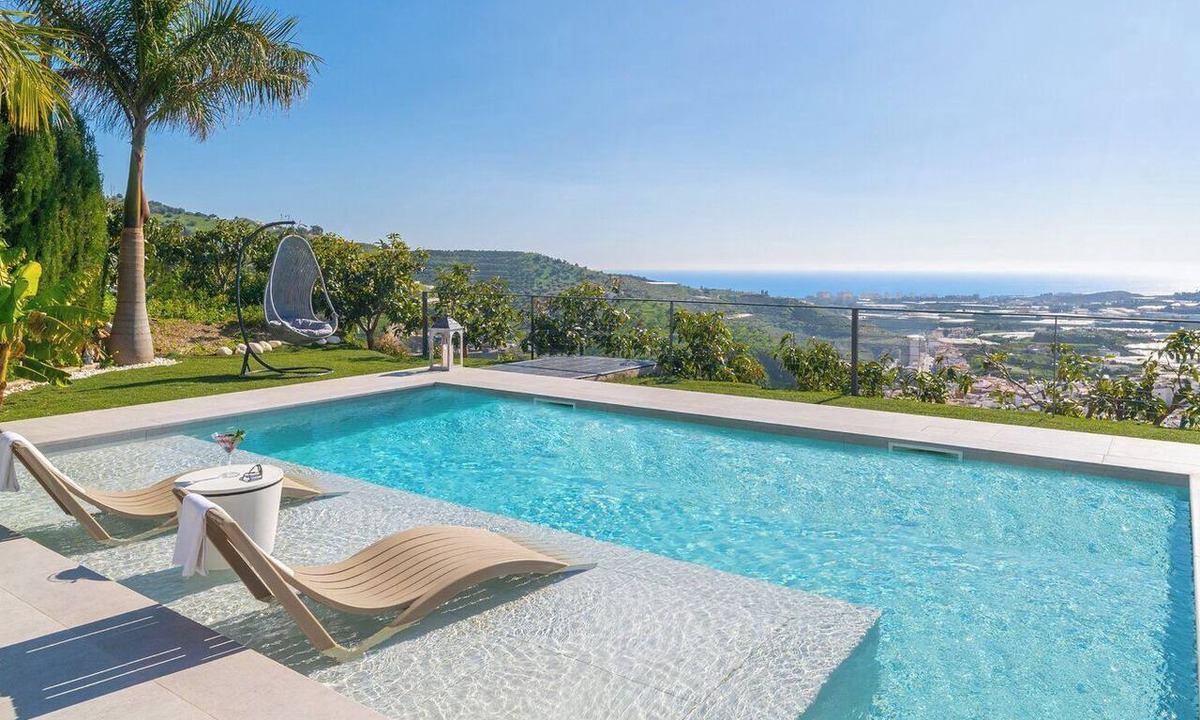 Rio Velez Villa | Villa Candela Algarrobo by Ruralidays