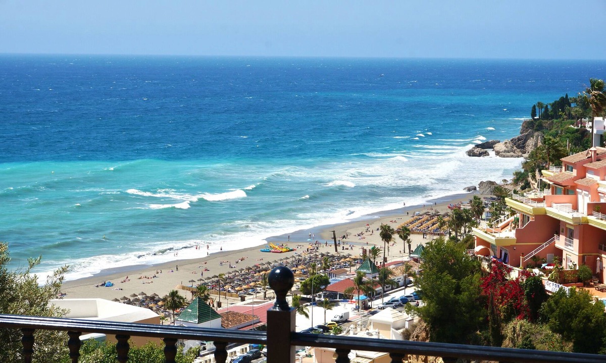 Nerja Villa | Villa 'Casa Alba' with Sea View, Wi-Fi and Air Conditioning