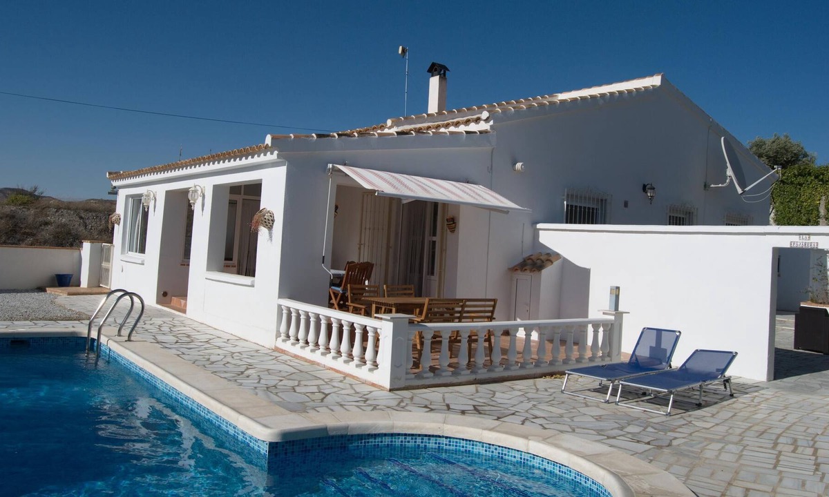 Albanchez Villa | Villa "Casa Aleja" with Mountain View, Pool, A/C & Wi-Fi