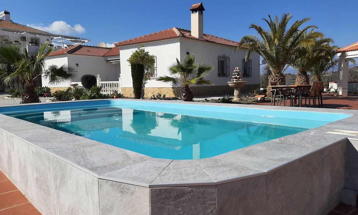 Canillas de Aceituno Villa | Villa "Casa Las Rosas" with Mountain View, Pool, Wi-Fi, Garden & Terrace