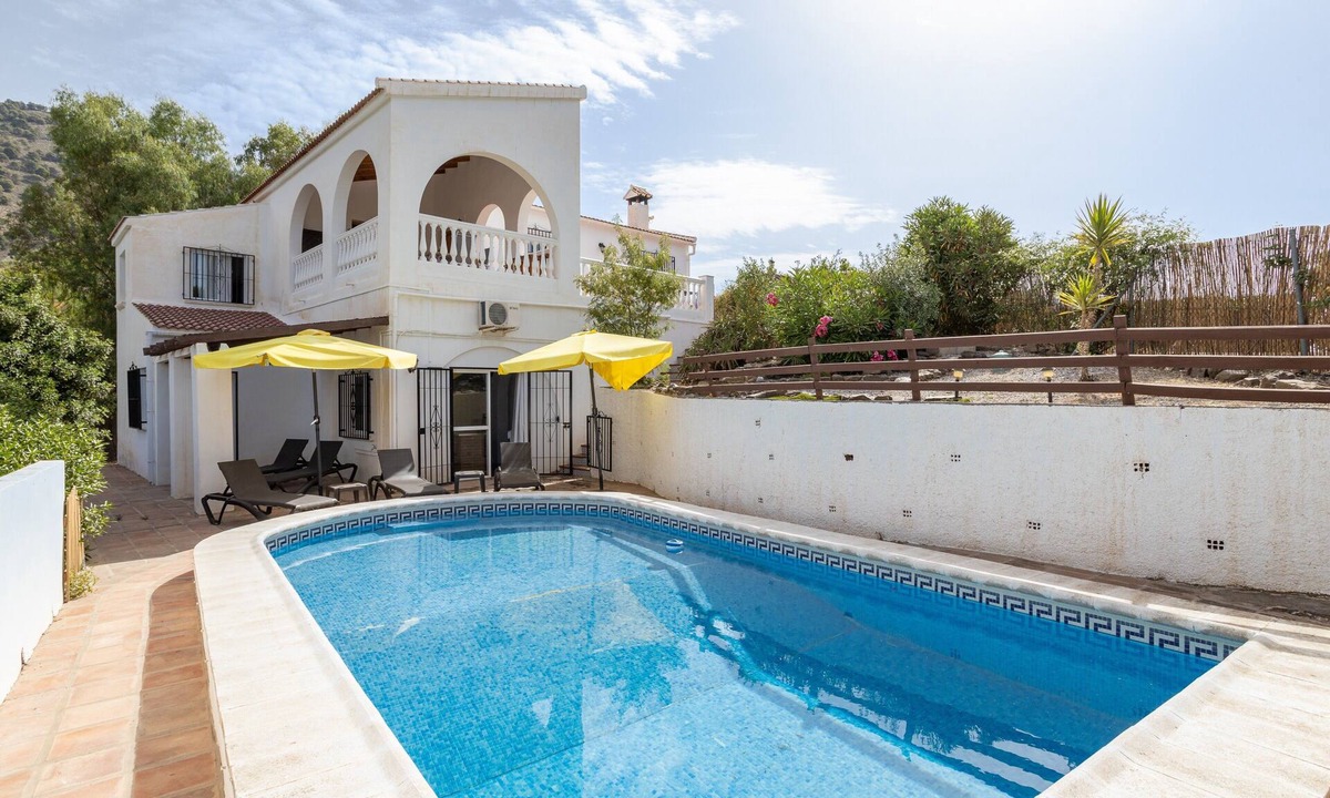 Competa Villa | Villa 'Casa Rural Competa' with Private Pool, Garden & Wi-Fi