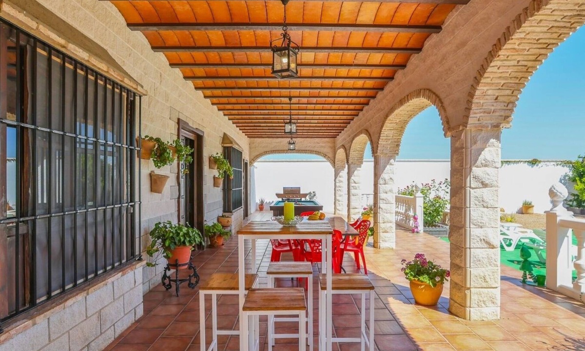 La Lantejuela Villa | Villa Cerro Mena La Lantejuela by Ruralidays