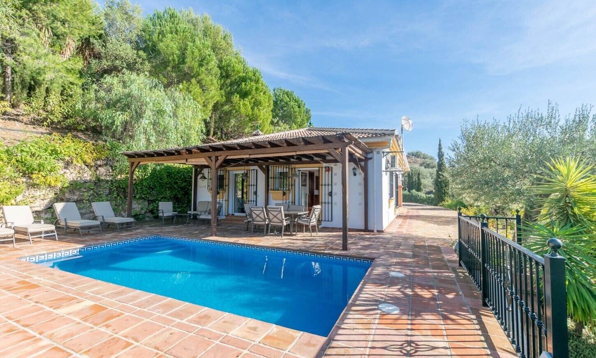 Competa Villa | Villa 'Cortijo De La Abuela' with Mountain View, Wi-Fi and Air Conditioning