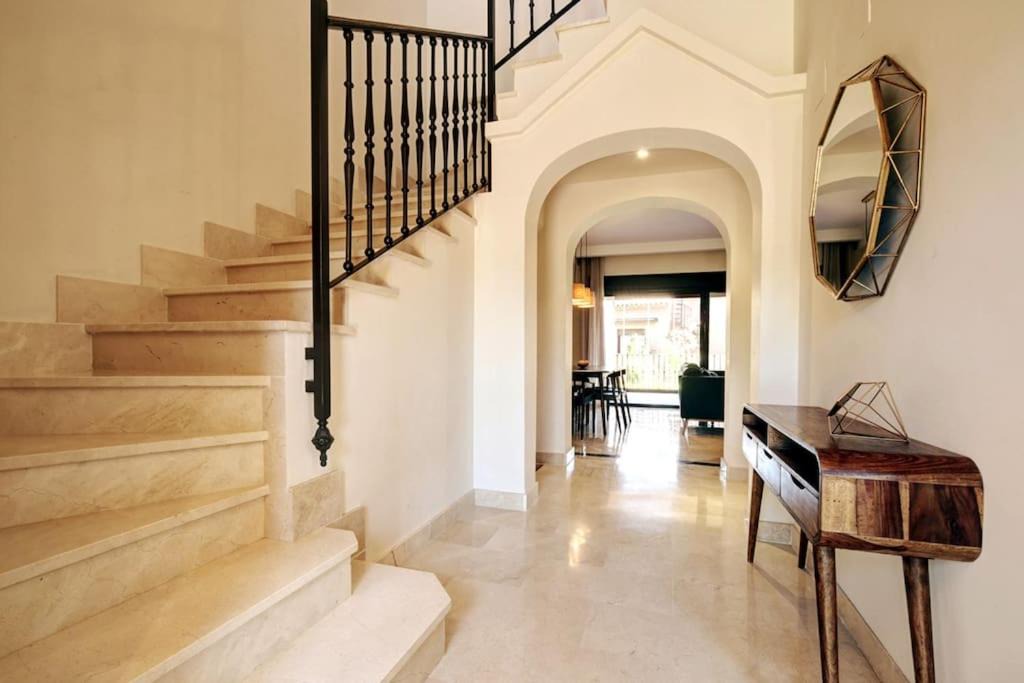 Estepona Villa | Villa De Santa Maria
