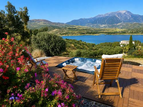 Vinuela Villa | Villa Del Lago By Solymar Properties
